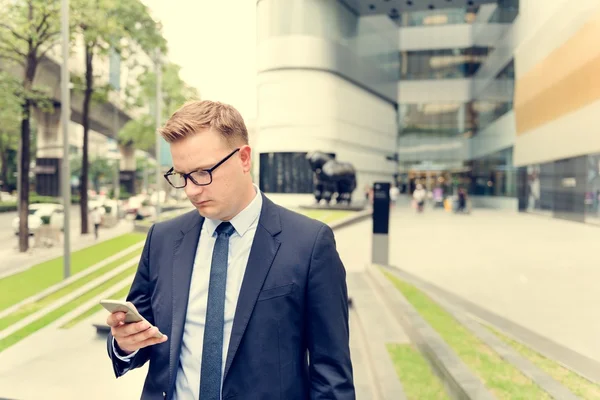 Handsome businessman in suit and tie — Stock Photo, Image