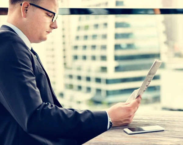 Handsome businessman in suit and tie — Stock Photo, Image