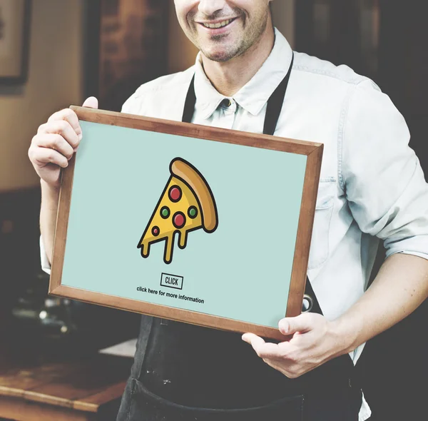 Homem segurando bordo com ícone de pizza — Fotografia de Stock