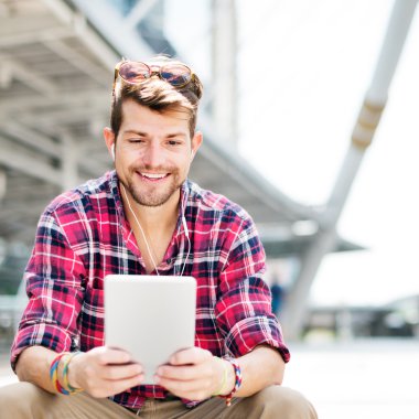 Kulaklık genç adam