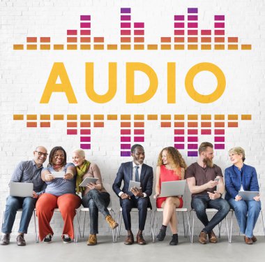 Çeşitlilik insanlarla dijital cihazlar