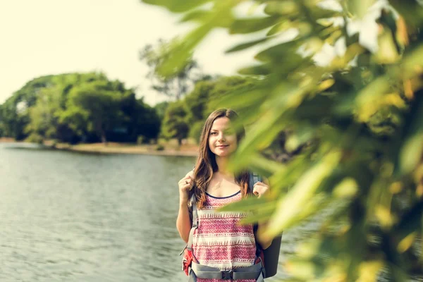 Woman spending time in nature — Stock Photo, Image