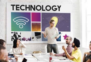iş toplantısı ile teknoloji