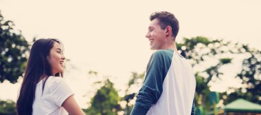 güzel çift eğlence parkı