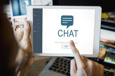 Dijital tabletli adam 