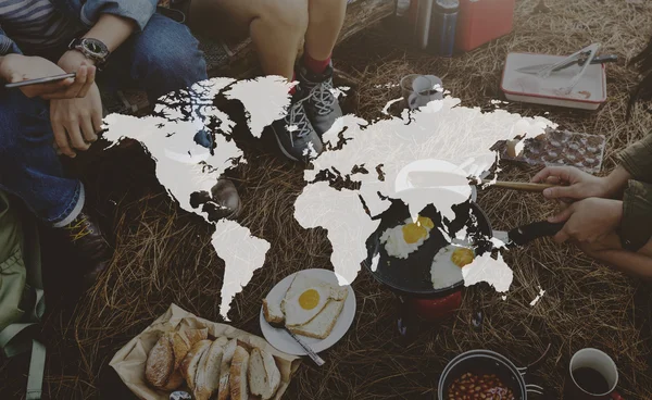 Melhores amigos cozinhar ao ar livre — Fotografia de Stock