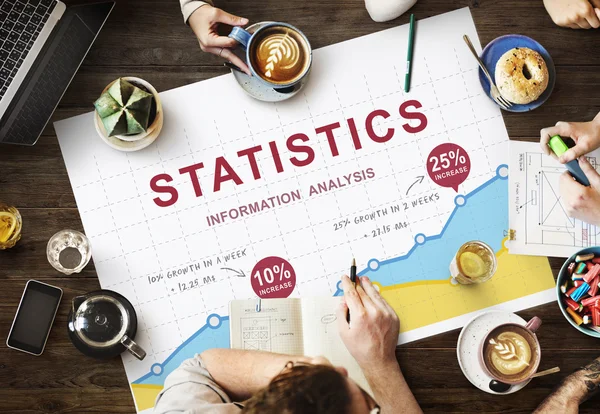 Tabel met poster met statistieken — Stockfoto