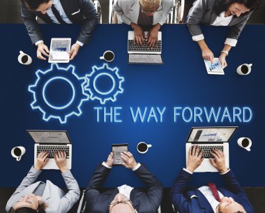 Toplantıda iş adamları tartışıyor