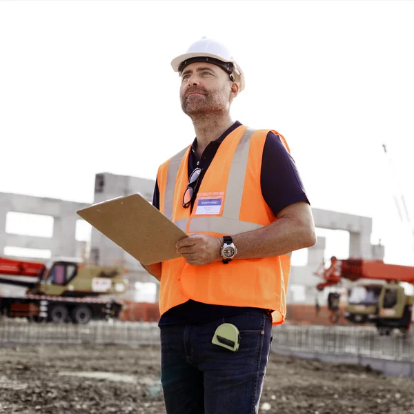 Obrero de la construcción con arquitectura Plan — Foto de Stock