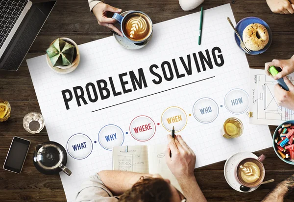 Mesa con póster con Resolución de Problemas — Foto de Stock