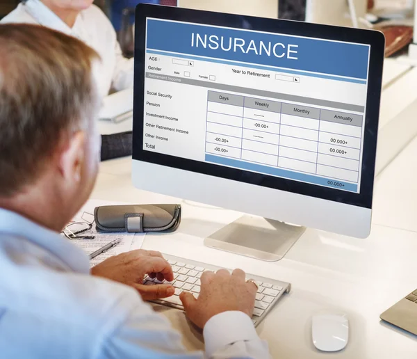 Mature businessman working on computer — Stock Photo, Image