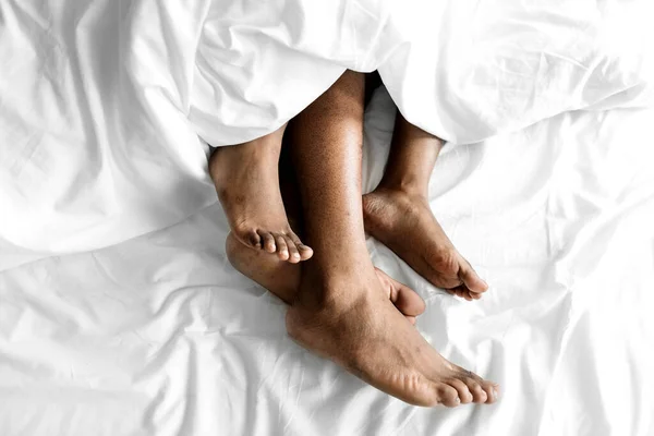 Una Pareja Durmiendo Profundamente Juntos — Foto de Stock