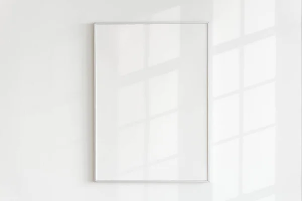 Blanco Frame Een Muur Met Natuurlijk Licht — Stockfoto