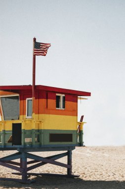 Amerika 'daki parlak ve renkli cankurtaran kulübesi.