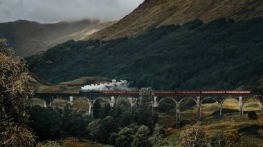 Glenfinnan Viaduct, İskoçya treni