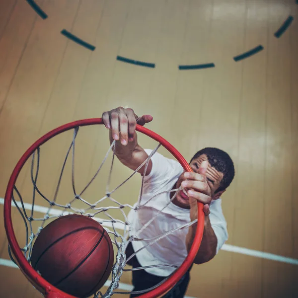 Basketbol Oyuncusu Bir Slam Dunk Yapma — Stok fotoğraf