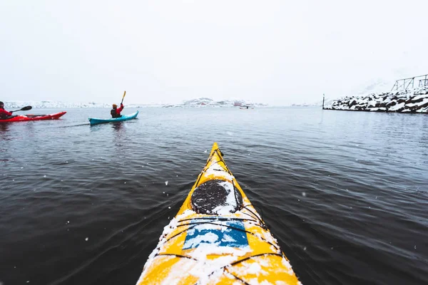 Woman Paddling Kayak Lofoten Norway — Stock Photo, Image
