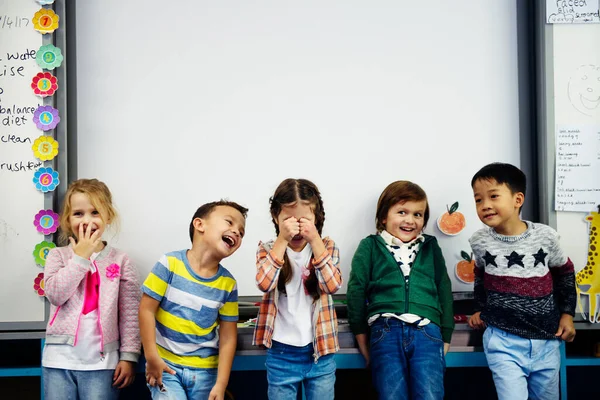 Niños Felices Escuela Primaria — Foto de Stock