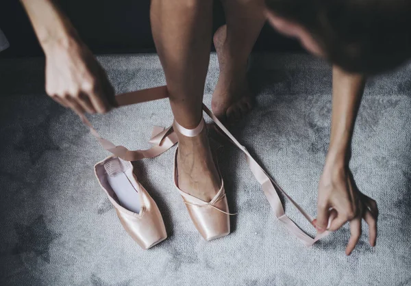 Putting Pink Ballet Shoes — Stock Photo, Image