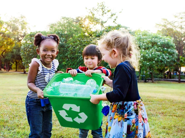 Group Kids School Volunteer Charity Environment — Stock Photo, Image