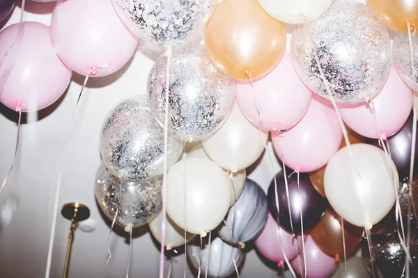 Des Ballons Colorés Dans Une Fête — Photo