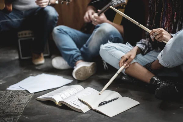 Colegas Banda Ensaiando Para Seu Próximo Show — Fotografia de Stock