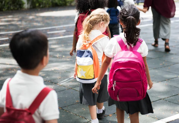 Bambini Felici Alla Scuola Elementare — Foto Stock