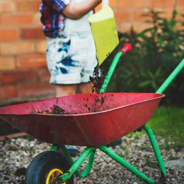 Ragazzo Giardino — Foto Stock