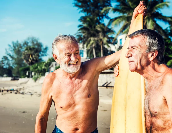 Surfistas Una Bonita Playa — Foto de Stock