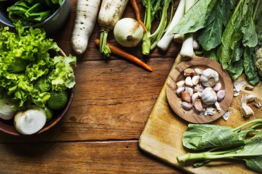 Sebze pişirmeye hazırlanın.