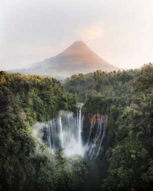 Bromo Dağı ve Tumpak Sewu Şelaleleri, Endonezya