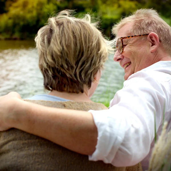 Couple Mature Désespérément Amoureux — Photo