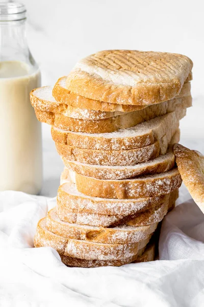 スライスしたパンのスタック フレンチトースト成分食品写真 — ストック写真
