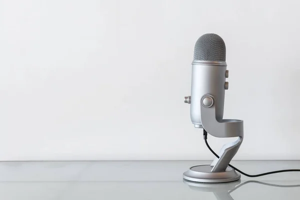 Studiomikrofon För Inspelning Podcast — Stockfoto