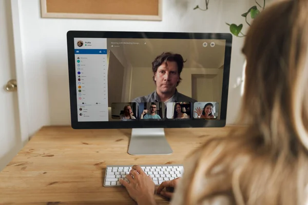 Businesswoman Having Video Conference Colleagues Coronavirus Quarantine — Stock Photo, Image