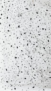 Beyaz bir cep telefonu duvar kağıdındaki siyah lekeler