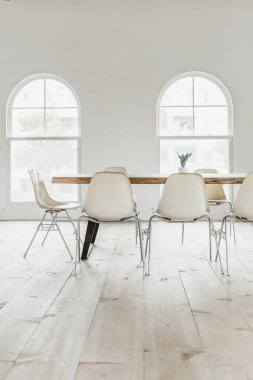 Yaşamak için modern iç tasarım alanı