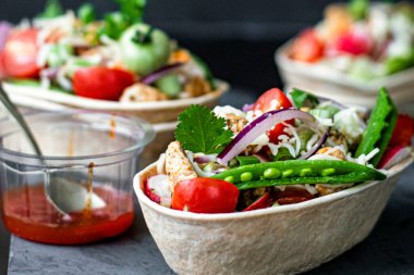 Ev yapımı tex mex taco tekneleri yemek tarifi fikri