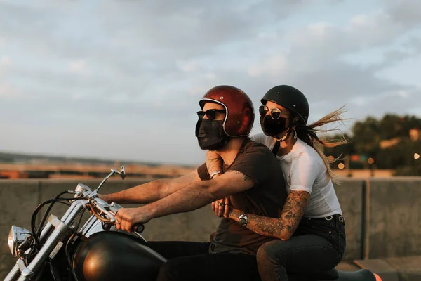 Bikers Wearing Masks New Normal Lifestyle —  Fotos de Stock