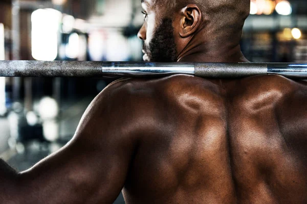 체육관의 근육질 — 스톡 사진