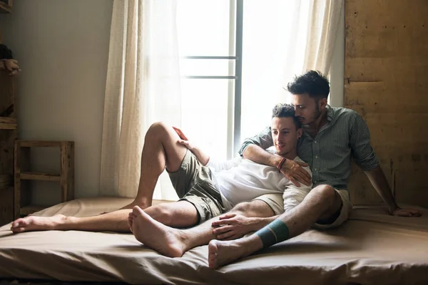 Süß Gay Männlich Pärchen Nah Zusammen — Stockfoto