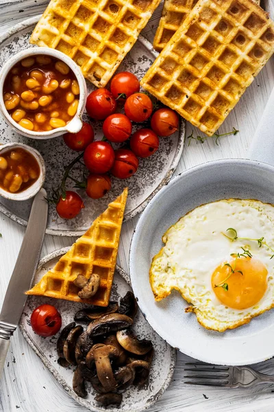 Café Manhã Férias Com Ovo Waffle Fotografia Alimentos — Fotografia de Stock