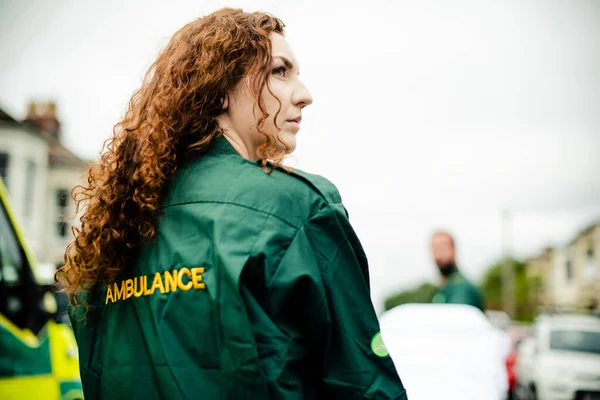 Porträt Einer Sanitäterin Uniform — Stockfoto