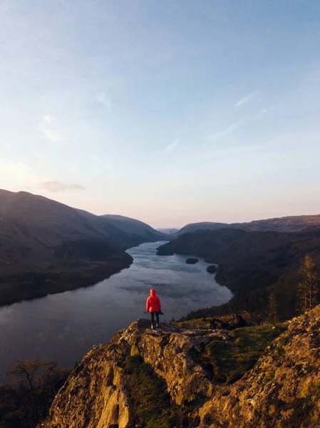 Дрони Raven Crag Thirlmere Reseroir Lake District England — стокове фото