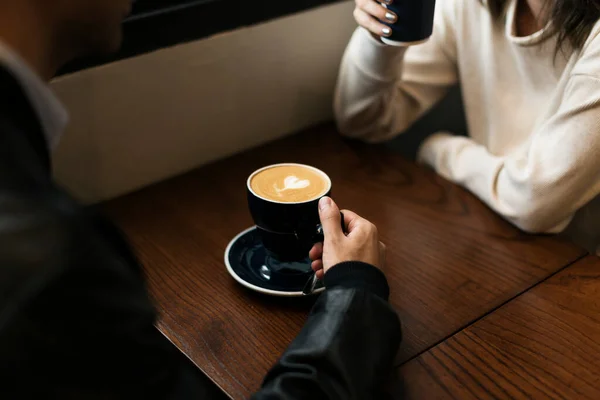 Couple Drinking Coffee Cafe — Stock Photo, Image