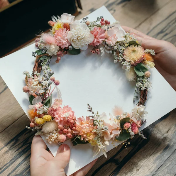 Pink Floral Wreath Greeting Card — Stock Photo, Image