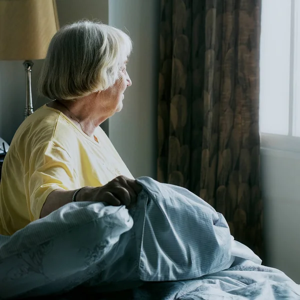 Elderly Woman Alone Home Social Isolation Due Covid Pandemic — Stock Photo, Image