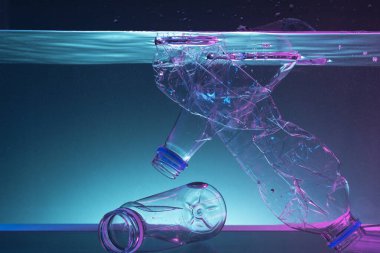 Tek kullanımlık plastikler suları kirletiyor