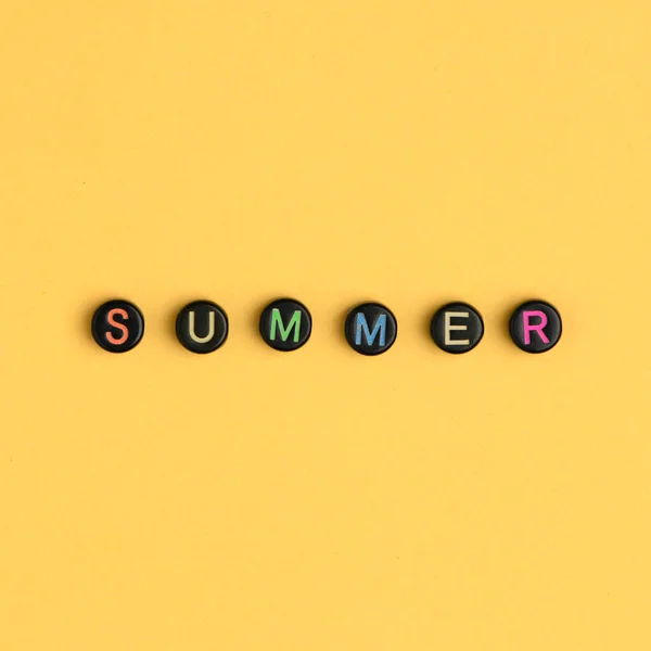 Summer Word Beads Alphabet Yellow Background — Stock Photo, Image