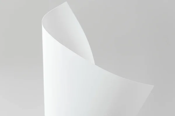 Порожній Білий Складений Папір Сірому Фоні — стокове фото
